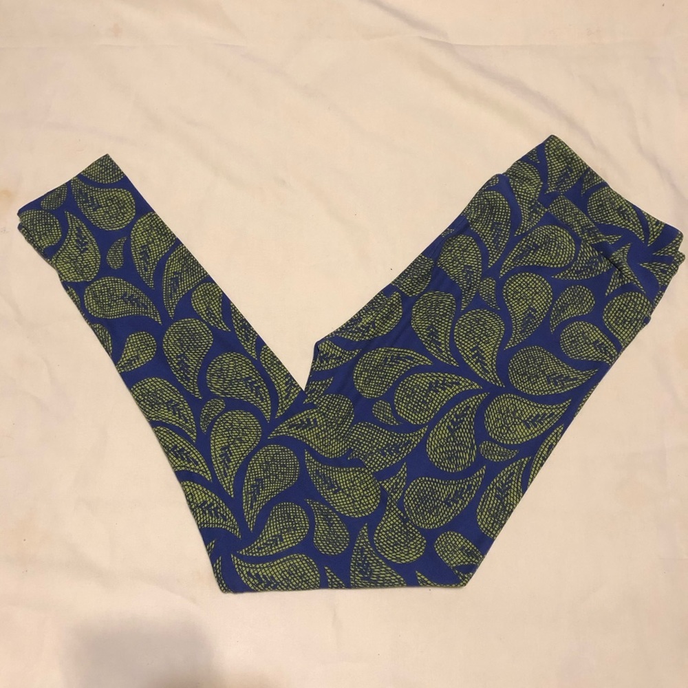 LulaRoe Form Fitting Tear Drop Leaf Leggings (TC)